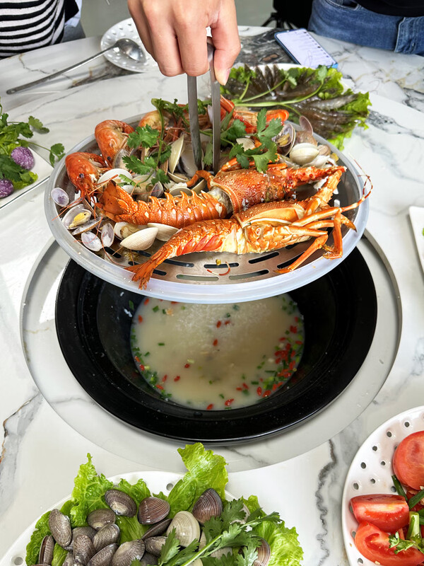 Household steam hot pot table seafood steam pot steaming up and down commercial multifunctional sauna pot electric steamer 2800 62cm 3200 watt ceramic pot glass lid 2 layers