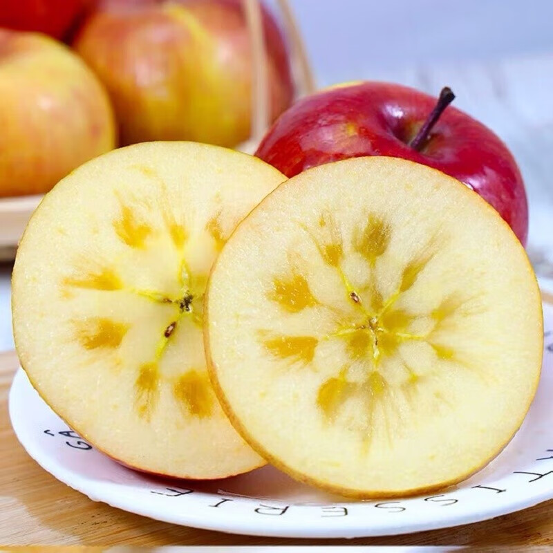 Longbaiwei authentic fresh rock candy apples, seasonal fruits, domestic red Fuji ugly apples, whole box, 5 jins in the whole box, fruit diameter 80-85mm, net weight 4.5 jins