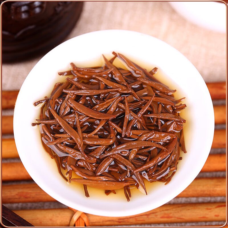 A cup of fragrant tea black tea Wuyishan Jin Junmei 250g 2025 new tea new year's gift box for self-drinking tea