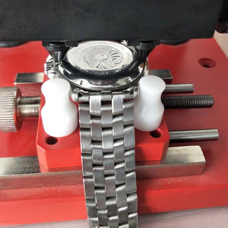 Famous watch repairer, Titoni watch mailing repair, repair and maintenance, watch repair and replacement parts, whole watch appearance cleaning