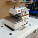 Machine à étofflage à l'étranger d'occasion Industrial Direct Direct Driv Four Wire Edge Locking Machine à trois fils Terre Copie Terre Five Wire Pitching Home Full Set 757 Five Wire Complete Set avec un support de carte d'occasion