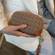 Bolso de canguro fresco se puede colocar un embrague de bolso pequeño para mujeres en el teléfono móvil 2023 nuevo lienzo de manejo de alta gama temperamento de moda gran capacidad negra