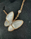 Ji Ge original fashion classic small animal series 18 rose gold white mother-of-pearl butterfly necklace 520 birthday gift for seven days