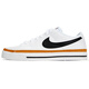 Nike (Nike) Chaussures masculines 2025 Nouvelles baskets de mode d'été Sports basses à l'usure Sports et chaussures décontractés Chaussures Skateboard Court hérité / marron blanc / demi-taille 43