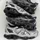 ASICS GEL-Quantum Kinetic Chaussures de course rétro tendance du Nouvel An 1203A270-023 Noir Gris (1203A270-023) 37.5