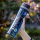 Casino Copa de agua de gran capacidad para hombres y mujeres de verano Estudiantes Portas deportivas portátiles para copa de plástico a prueba de otoño y alta temperatura de alta temperatura 695 ml de blanco mate
