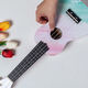 Hochwertige Ukulele-Anfänger, Studenten, Erwachsene, Frauen und Internet-Prominente können kleine Gitarren 23-Zoll-Graffiti Blue Standard Version spielen