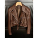 Jinying 2025 Automne et hiver Nouvel homme petit homme vêtu de brun imitation en cuir veste en cuir chaud veste courte
