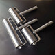 Clcey Metall Press Rad Doppellager fester Ebene Drehrollen wasserdichtes Rollen-Leder-Rollen-Roller selbstklebende Nahtwerkzeug 5 cm Pressrad 695 g Dual-Lagern Metallgriff