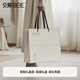 BeiE (BeiE) Newborn Gift Box Hand-Ringing Newborn Baby Toys Holiday Gift Baby Toys 0-6 months Newborn Gift Box - 8 Ringing Bells + Hand-Catching Ball + Tumbler