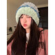 Gorro de punto de felpa engrosada Memaru para mujer, gorro de lana resistente al frío de otoño e invierno, cálido y protector de oídos, que muestra la cara, estilo coreano pequeño, circunferencia de la cabeza grande, gorro de felpa con bloques de color blanco, azul y verde