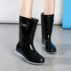 Chaussures en caoutchouc à tube moyen pour femmes pour femmes Bottes de pluie antidérapantes imperméables usureur semelle plate et assurance du travail de travail en plein air