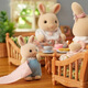 Sylvanische Familien Japanische Version der Milch Kaninchenfamilie spielen Haus Girls Toys Puppe Set Geburtstagsgeschenke Kindergeschenke
