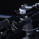 Маунтин-велосипед Xidesheng 700 Shimano 18-ступенчатые нефтяные тормозы 27,5 колеса. Алюминиевый автомобиль белый и черный