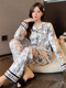 Xuan Mulin 2024 Nuevo pijama de terciopelo de oro para mujeres en primavera, otoño e invierno La ropa casera de tinta de cárdigan de manga larga se puede usar afuera de 5009 letras M Flower M