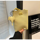 Qiaoyi weiches Leder süße kleine Elefant-Tasche Frauen neue One-Shoulder Crossbody Mobiltelefontasche High-End Nischen-Mode-Mobilfunk-Mobiltelefon-Tasche gelb-inklusive kleine Elefantenanhänger