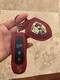 Bordeaux красная кожаная кожа Porsche Key Shell Cayenne Macan/911 Paramela 718 Taycan Key Cover B Bordeaux Red [ABS] Одиночная оболочка + щит