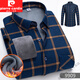 Pierre Cardin Herbst und Winter neues warmes Hemd für Männer und samt verdickte langärmelige Plaid-Hemd mit mittleren vielseitigen, vielseitigen Jacke mit mittleren Alter 9902 2xl 165