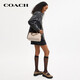 Coach (Coach) 25 neue Rowan-Serie Frauenbeutel Boston Bag Leichte Luxuskissen-Tasche altmodische Handtasche Umhängetasche für Freundin Beige Brown Cy679-IMXI9 (mittelgroß)