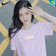 Nike (Nike) reines Baumwollkurzärärmel-Frauen-Englischbrief, das runde Hals druckt, Lose T-Shirt Violet Girls Casual Top-Hälfte HF6180-517/Brave Geständnis/BOLD LOVE L/165/88A