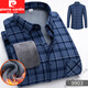 Pierre Cardin Herbst und Winter neues warmes Hemd für Männer und samt verdickte langärmelige Plaid-Hemd mit mittleren vielseitigen, vielseitigen Jacke mit mittleren Alter 9902 2xl 165