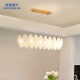 Opuyuanxing French Living Sala Chandelier 2025 Nuevo estilo crema de plumas creativas Lámpara de cristal de la luz del dormitorio principal de la luz de comedor Fuente de luz del espectro completo Fuente de luz RA9740CM1