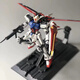 Lunian National Model Team 6630 Air Combat Attack MG1/100SEED mit Startplattform Bedienungsanleitung zusammengebautes Modellgeschenk -Luftkampfangriff (mit Startplattform/Kleberaufkleber)