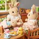 Sylvanische Familien Japanische Version der Milch Kaninchenfamilie spielen Haus Girls Toys Puppe Set Geburtstagsgeschenke Kindergeschenke