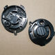Accesorios de casco de vehículo eléctrico Cubierta de hebilla de la barbilla Cubierta de conejo SN3385 12188 Par de bases + tornillos