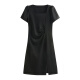 She enjoys a short-sleeved dress with a woman's neck temperament and a versatile little black dress in summer high-waisted slim dress T52Q010
