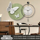 Little Painting Clock, Wasabi Wind, Schmetterlingswanduhr, Schwarz, Weiß und graues Restaurant Dekoration Malerei, High-End-Abstrakte Wohnzimmeruhr Hängende Wand VERSATILE ZP4877+ZP4878 [Schmetterlingsuhr Malerei] 28 Zoll Malerei 70*70+Uhr 70*70 Goldrahmen