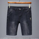Zengzhi 2025 Nouveau court métrage en denim mince en cinq points pour hommes lâches allongés à mi-trousser.