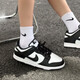 Nike (Nike) Женская обувь 2025 летние новые данки низкой низкой туфли Студент Классические универсальные кроссовки повседневная обувь CW1590-100 Черно-белая панда (модель GS) 37,5