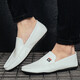 Red Dragonfly printemps 2025 Nouvelles chaussures Doudou Chaussures en cuir masculin Version coréenne Chaussures de conduite Chaussures lazy Tendance sociale Chaussures masculines décontractées blanc 9880 44 Recommandé pour prendre une taille plus grande