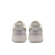 Nike (Nike) Luftwaffe Nr. 1 Frauenschuhe 25 neue Luftwaffe 1 kleine Hakensport- und Freizeitschuhe weiße und grüne Frauenbrettschuhe IB3881-001 38