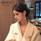 Boucles d'oreilles La rétro pour les femmes, style Hong Kong, conception de niche de luxe légère européenne et américaine, NOUVEAUX BOUCES DE CLIP DE PEUTS EAVEUR SIRGLE EXAGNÉE 925 Silver à aiguille-miaojiang (GA3527)