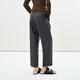 Menos [mismo estilo en el centro comercial] 2025 Summer Nuevo pantalones de recorte recto informal 2p4e13660 011 Carbon Black M