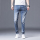 2025 Summer delgado jeans azul claro para hombres delgados pies delgados de alta gama Versátiles de pantalones largos casuales 1048 pies azules claros delgados 28 cintura 2 pies 1 1