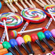 Triple Luolf Percussion Instrument Set Geschenkbox Kindergarten Frühbildung Aufklärungs Musikunterricht AIDS Spielzeug Schlagzeug Robe Drums Sand Hammer Cartoon Tiere 28 Stücke Lieferbox
