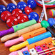 Triple Luolf Percussion Instrument Set Geschenkbox Kindergarten Frühbildung Aufklärungs Musikunterricht AIDS Spielzeug Schlagzeug Robe Drums Sand Hammer Cartoon Tiere 28 Stücke Lieferbox