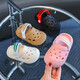 Slippers pour enfants Summer 2025 Nouveaux chaussures de trou de bébé de sandales intérieures antidérapantes