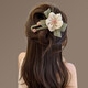 Temperamento Flores Clip de una línea Femenina nueva Central de cabello de alta gama Head Back Head Super Fairy Duckbill Tossress Beige Flower Duckbill Clip [1]