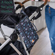Neuer Stil tragbarer Babywindelpolster Neugeborenes Babywickelkissen kann in die Handtasche einer Mutter gefaltet werden. 24 Stück Pfeilstil 60x35 cm