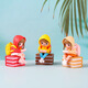GELUN MIGN CARTONE BURANT CHARGET SMELLES ORNAGENTS CRÉATIVE OFFICE CÉRIENNE Mini couple Micro Landscape Decorations Deux personnes portant des sacs d'école