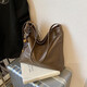 Großkapazitätstasche für Mädchen 2025 Neues Design Nische Single Schulter-Crossbody-Tasche Dreizwecker Rucksack-Tasche mit Anhänger Brown
