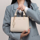 Calviakrim2025 Nuevo bolso de cuerpo cruzado de una sola temporada para mujeres Ligera de moda de lujo Bolso versátil de cuero de cuero liviano Bolso Beige Beige White