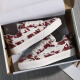Lightning x Storm Picasso Pinturas Co-Branded Xiaoxiangfeng Women's Shoes Women Lightning Bread Bread Pareja Cabina deportiva Zapatos Men y mujeres D6227 Cherry Red 42
