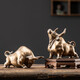 Ceramic fengshui búfalo pequeños adornos para atraer riqueza sala de estar china oficina de la oficina decoración del escritorio del escritorio del zodiaco regalos de la artesanía del zodiaco, magnífica caja de regalo extra grande [azul]