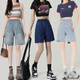 Jeans de mujeres embarazadas y pantalones cortos de pantalones recortados en el verano.
