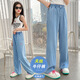Kühle und niedliche kerne Mädchen Imitation Jeans Sommer dünne Kinderhosen mittelgroße Kinder mit breitem Bein gerader Eisseidenhose 689 gestickte Buchstaben Imitation Hosen 150 Größe empfohlen etwa 145 cm Höhe
